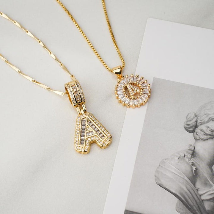 AISHA™ - Colliers pendentifs élégants avec initiale (lot de 2)