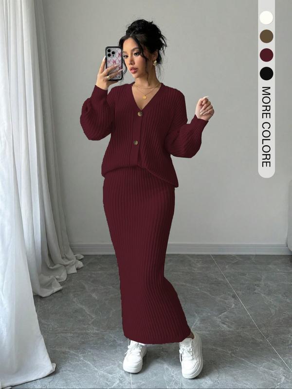 LEA™ - Ensemble pull boutonné et jupe longue en maille unie