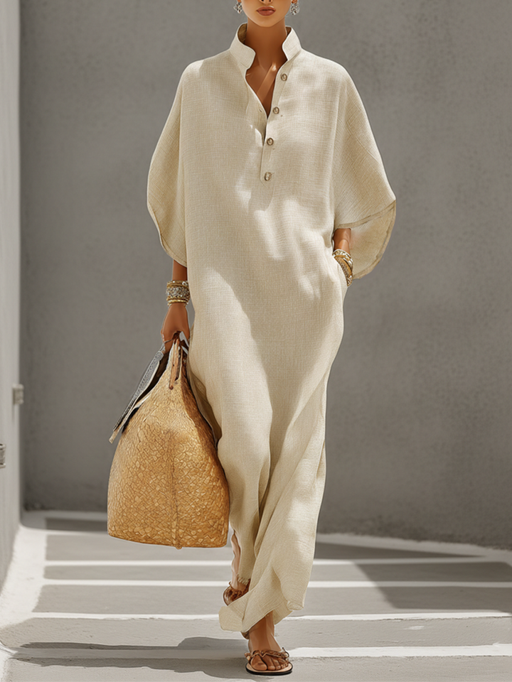 Robe en lin couleur avoine avec col mandarin et manches chauve-souris