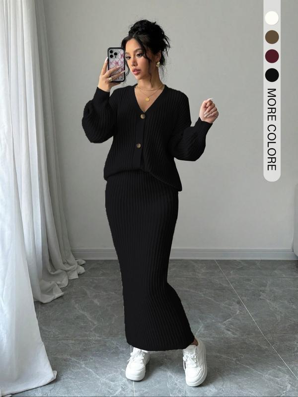 LEA™ - Ensemble pull boutonné et jupe longue en maille unie