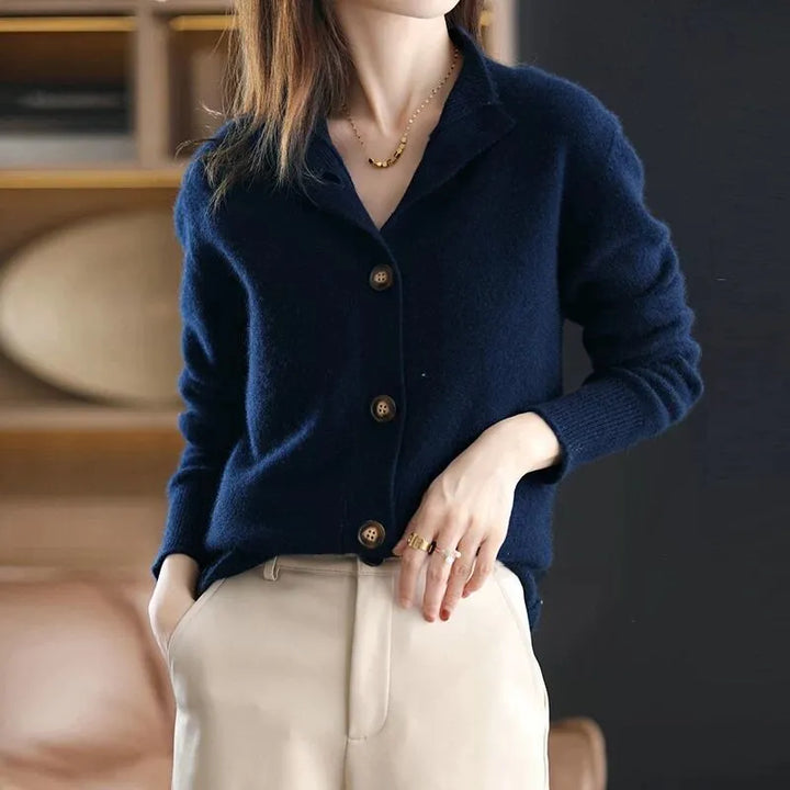 ELARA™ | Pull boutonné de luxe