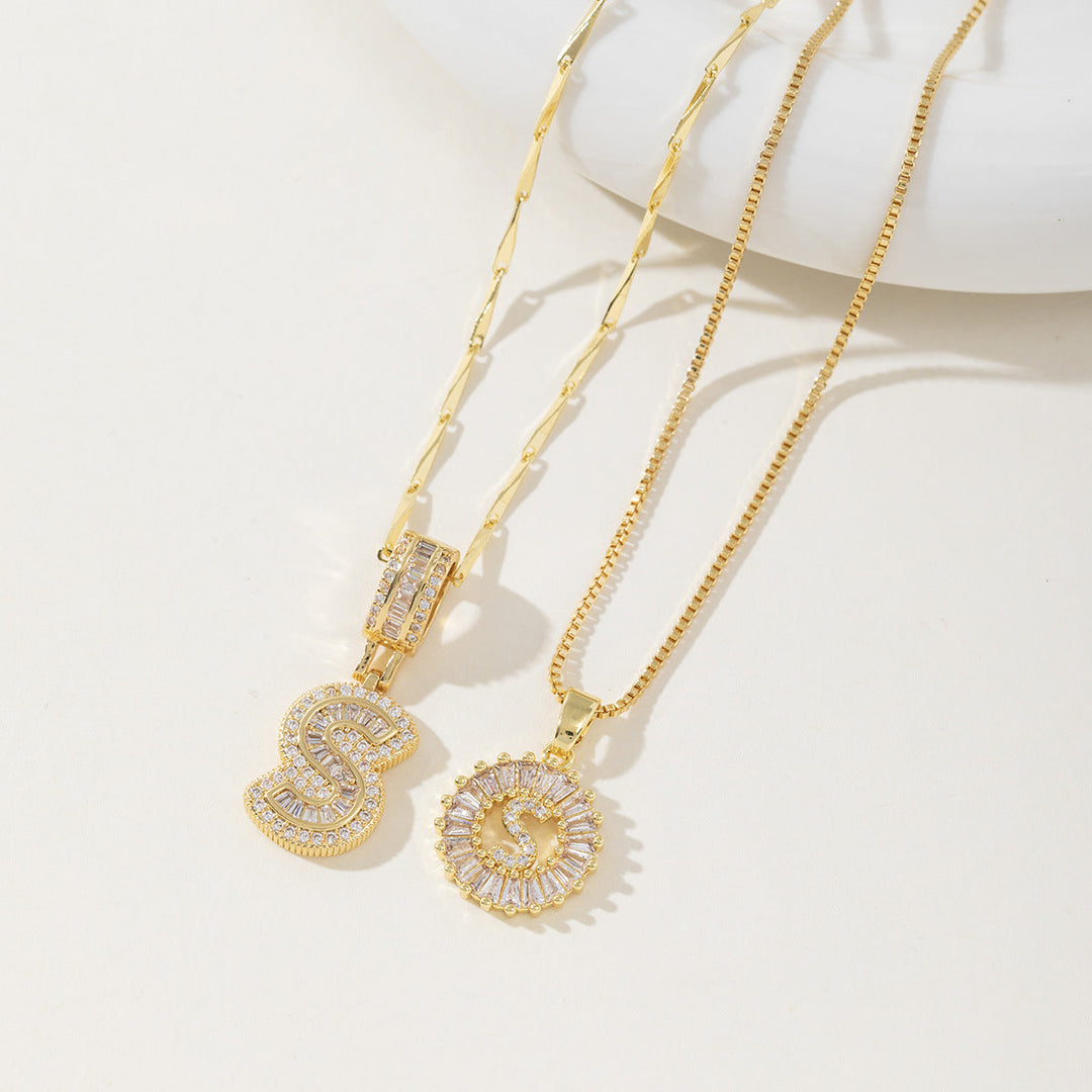 AISHA™ - Colliers pendentifs élégants avec initiale (lot de 2)