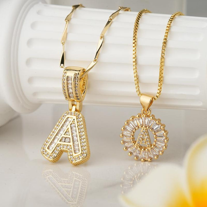 AISHA™ - Colliers pendentifs élégants avec initiale (lot de 2)
